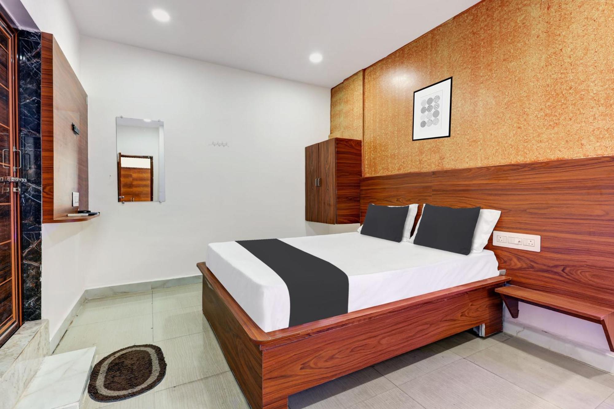 Hotel O Gangothri Lodge Вишакхапатнам Экстерьер фото